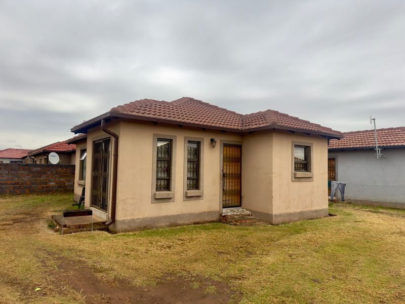 Cozy Home in Ellaton with Great Potential - Photo 2