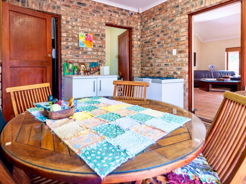 CHARMING 3 BEDROOM FACE BRICK HOME IN WILDERNESS - Photo 4