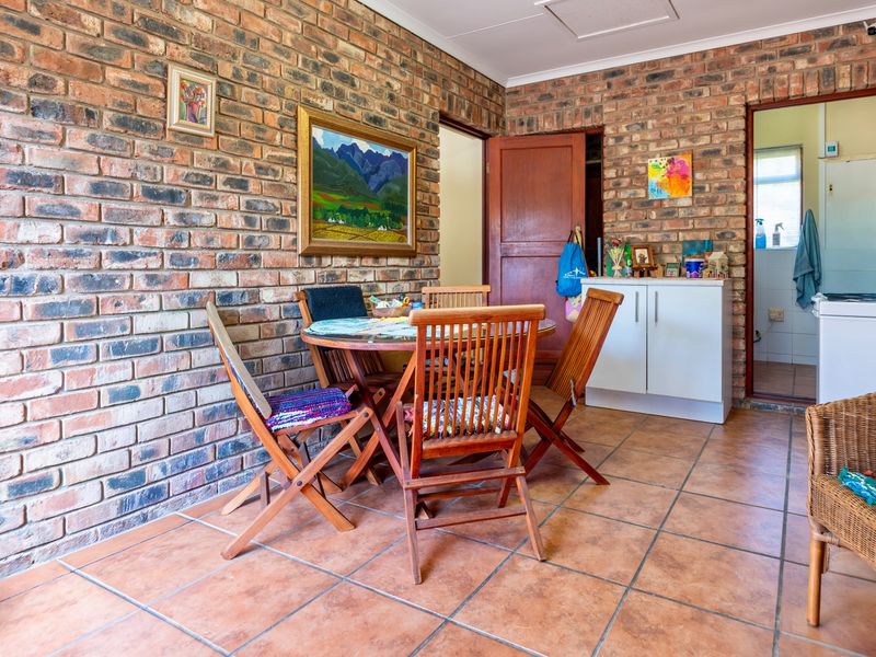 CHARMING 3 BEDROOM FACE BRICK HOME IN WILDERNESS - Photo 3