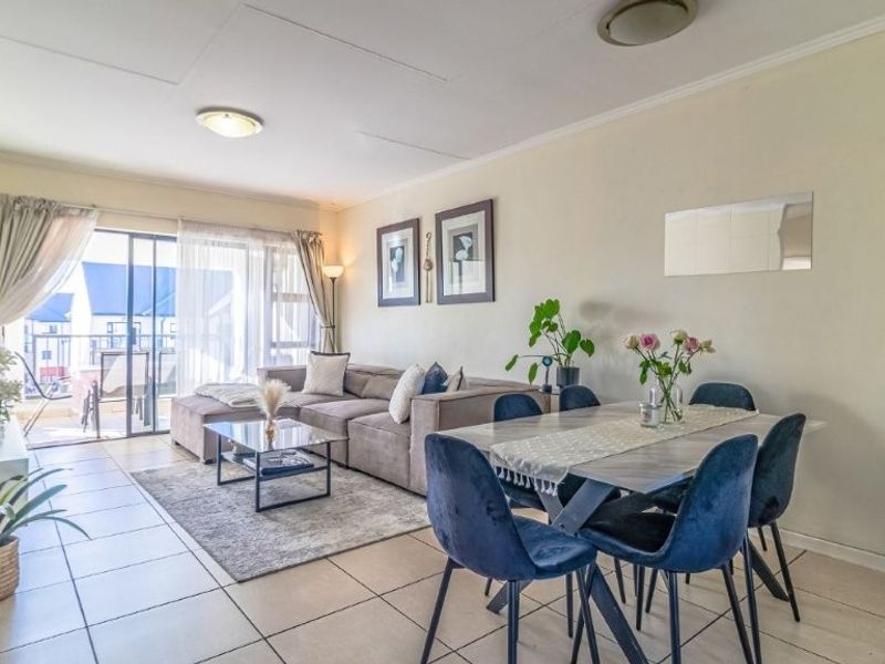 Spacious 2-Bedroom Townhouse with Pool & 24/7 Security - Photo 10
