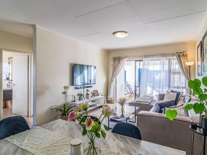 Spacious 2-Bedroom Townhouse with Pool & 24/7 Security - Photo 8