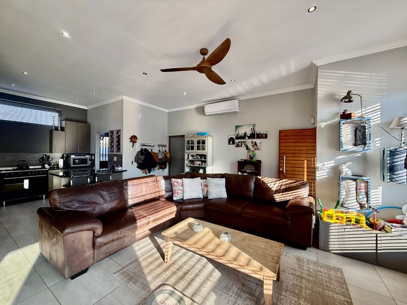 Modern Family Home in Secure Gateway Manor Estate - Photo 9