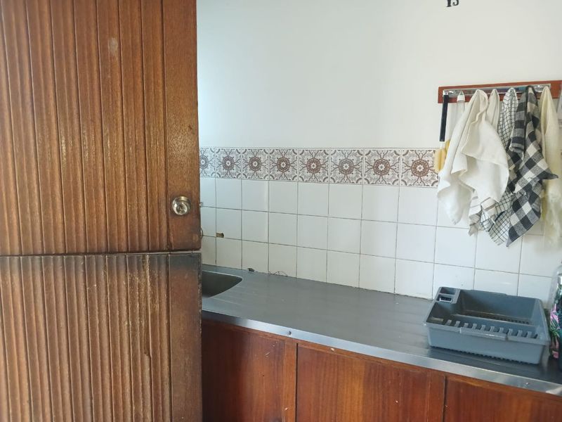 Charming Family Home with Pool in Prime Location – Declercqville, Klerksdorp - Photo 8