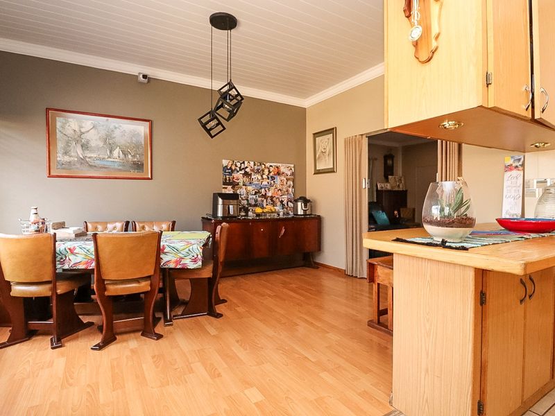 Spacious Family Home with Excellent Accommodation for Extended Family Living - Photo 9
