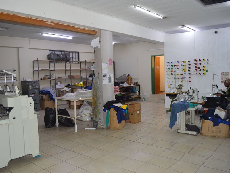 Perfectly located in Neserhof this commercial building has endless potential! - Photo 4