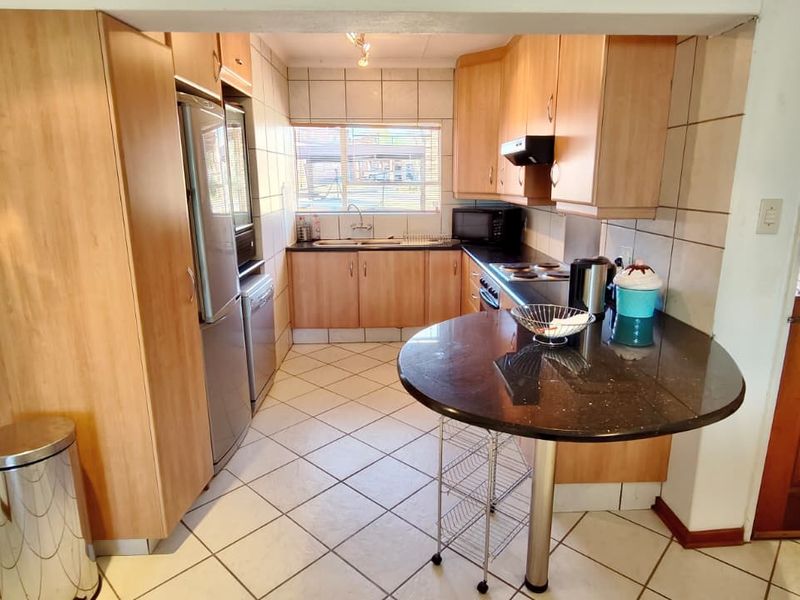 Waterfront Home at its best in this prime positioned property - Photo 4