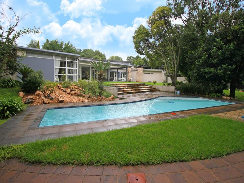 9 Bedroom Home in Hurlingham - Photo 2