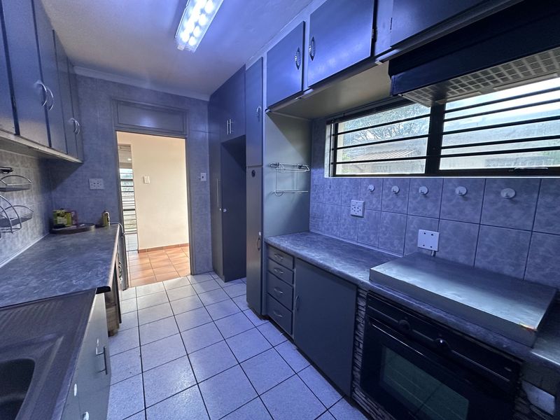 Spacious 2-Bedroom Apartment with Private Garden in Woodhaven - Photo 3