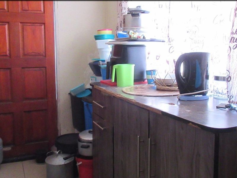 2BED FAMILY HOME WITH RENTAL ROOMS  - Photo 7