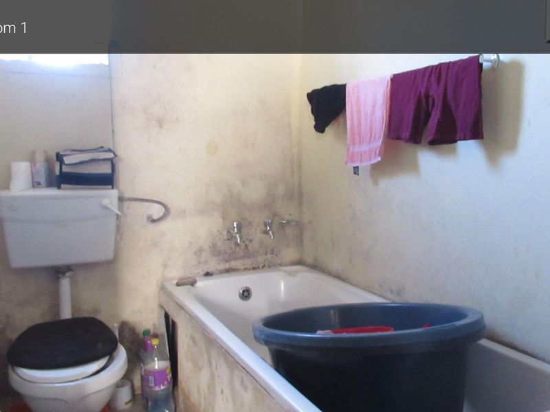 2BED FAMILY HOME WITH RENTAL ROOMS  - Photo 8