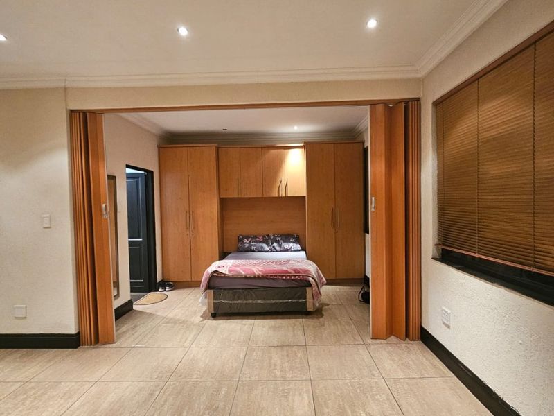 COZY LOCK UP AND GO FOR SALE IN FORDSBURG!!! - Photo 3