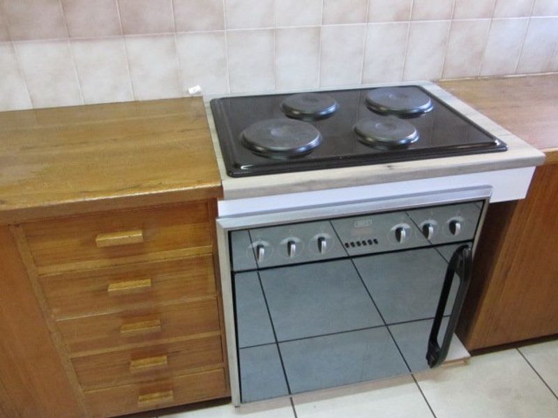 Are you looking for a spacious townhouse with lots of potential,this is the one for you! - Photo 5