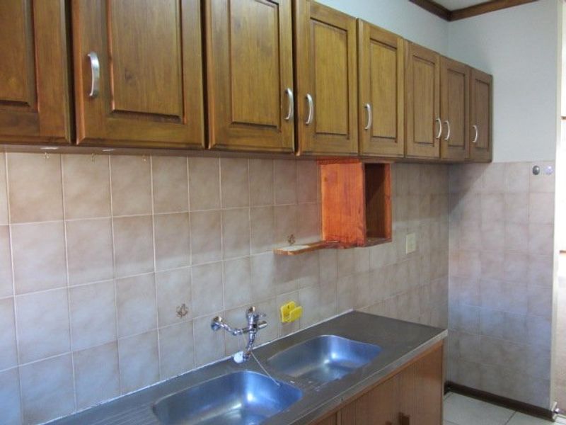 Are you looking for a spacious townhouse with lots of potential,this is the one for you! - Photo 7