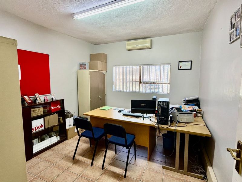 Commercial Property in Klerksdorp - Photo 10