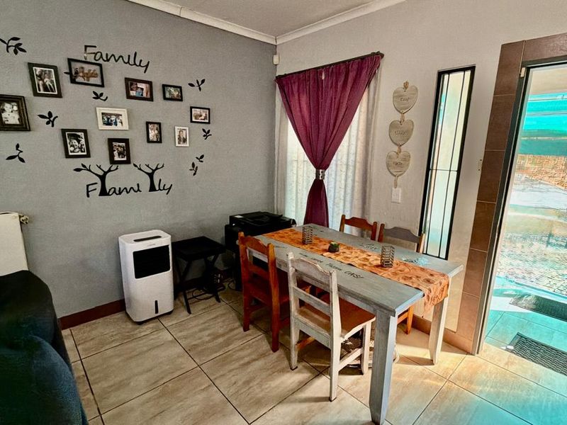 3 Bedroom Townhouse in Doringkruin - Photo 8