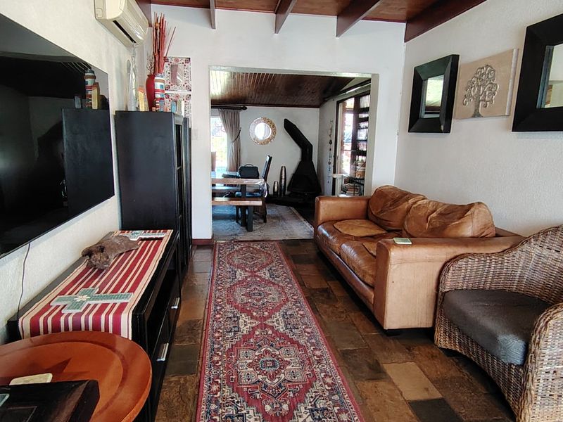 Spacious 4 Bedroom Family Home with Solar Backup in a Secure Boomed-Off Neighbourhood - Photo 6