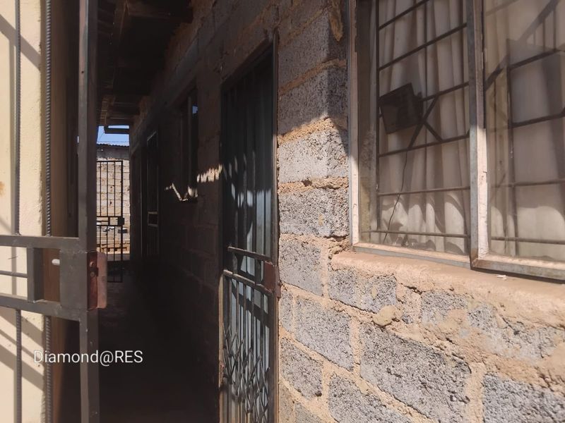 7 Bed House in Tswelopele, Clayville for Sale - Photo 6