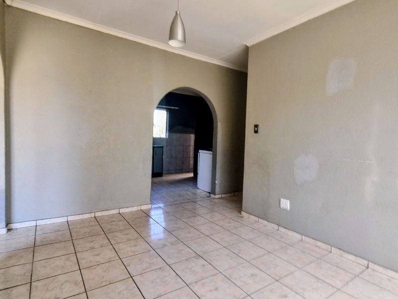 Three-Bedroom Starter Home with Entertainment Room and Swimming Pool - Photo 8