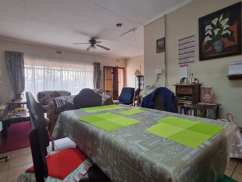 Three-Bedroom Home with One-Bedroom Flat, Lapa and Study - Photo 7