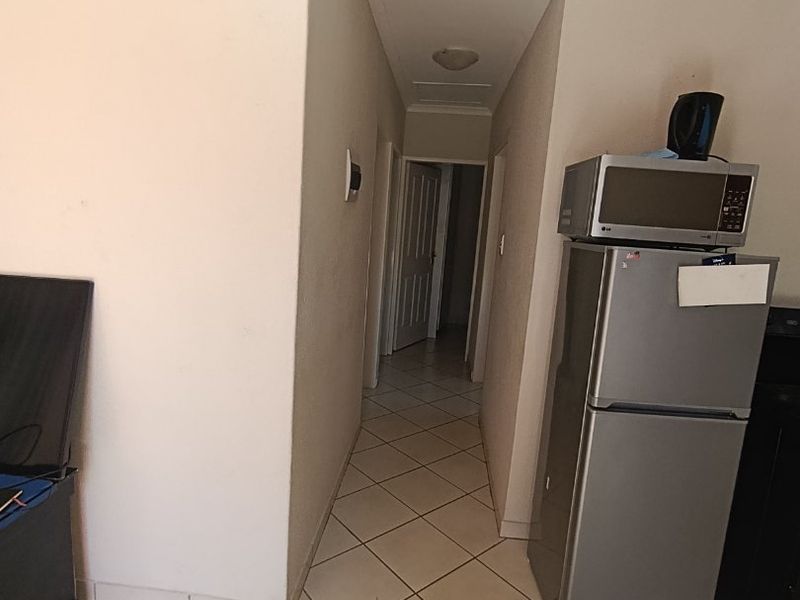 HOUSE FOR SALE IN PROTEA GLEN  - Photo 9