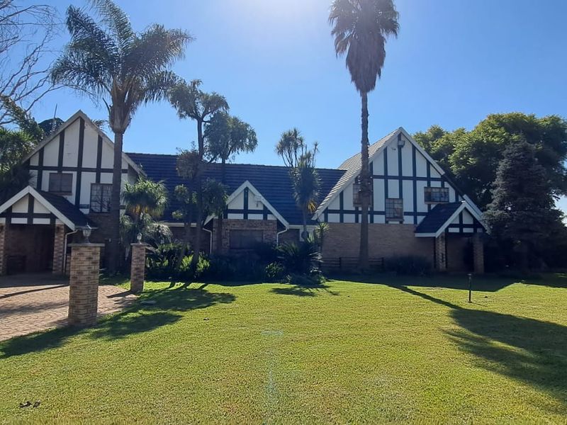 SPACIOUS LIFESTYLE PROPERTY WITH GUESTHOUSE & EXTENDED FAMILY POTENTIAL - Photo 4
