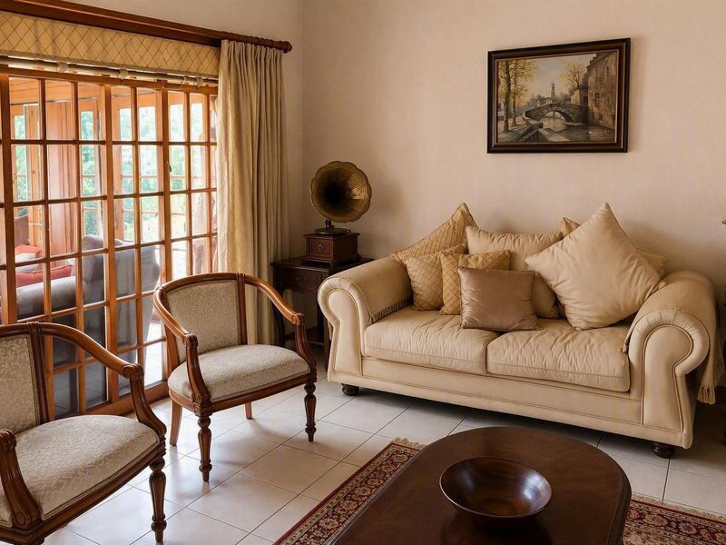 SPACIOUS LIFESTYLE PROPERTY WITH GUESTHOUSE & EXTENDED FAMILY POTENTIAL - Photo 9