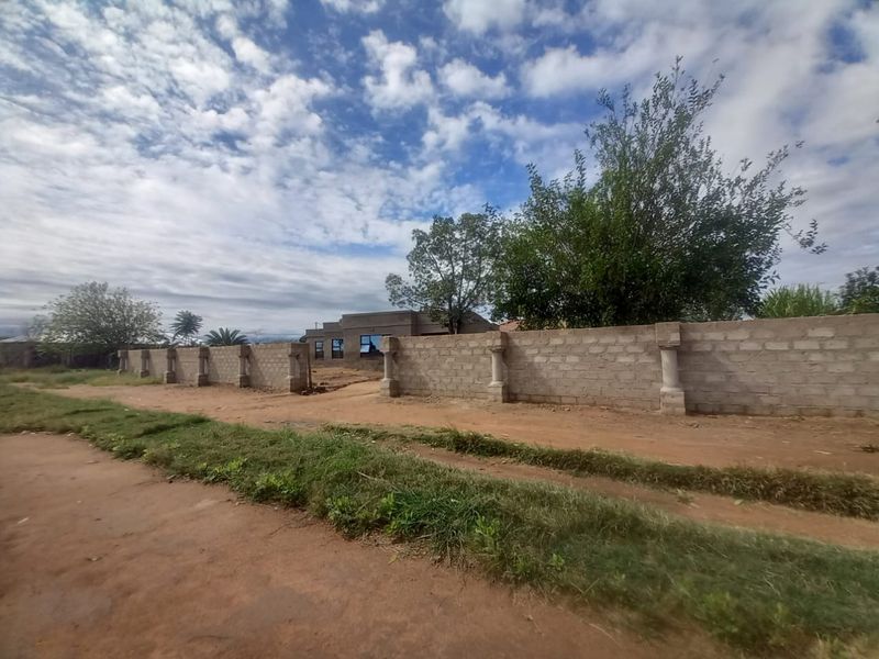 Family home in Ga-Dikgale with room to grow - Photo 3
