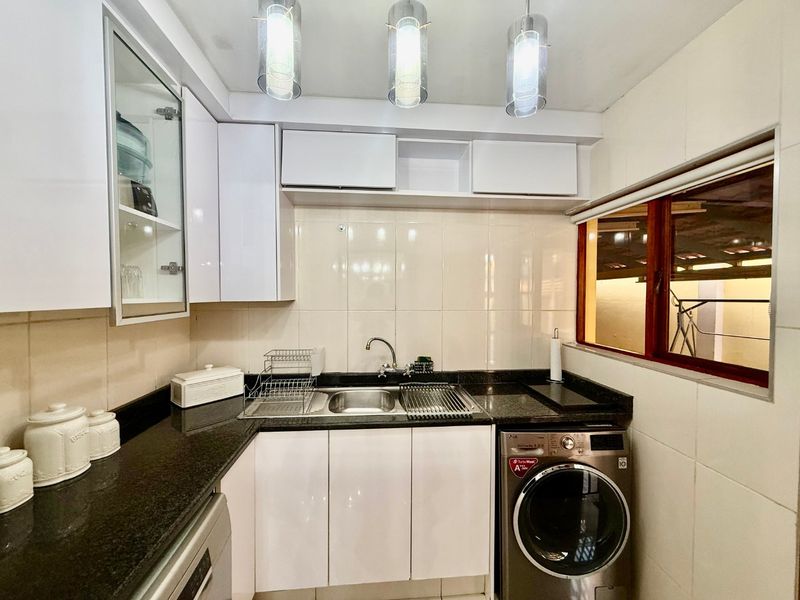 Modern 4-Bedroom Family Home in Da Nice Estate - Photo 6