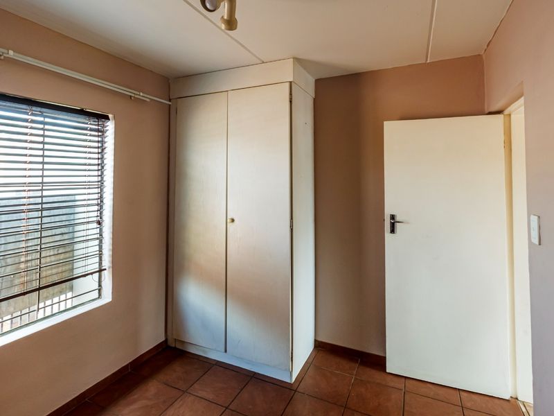Modern 2-Bedroom Apartment with Private Garden – 9 Aloe Ridge - Photo 9