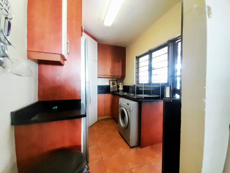 SPACIOUS FAMILY HOME. - Photo 3