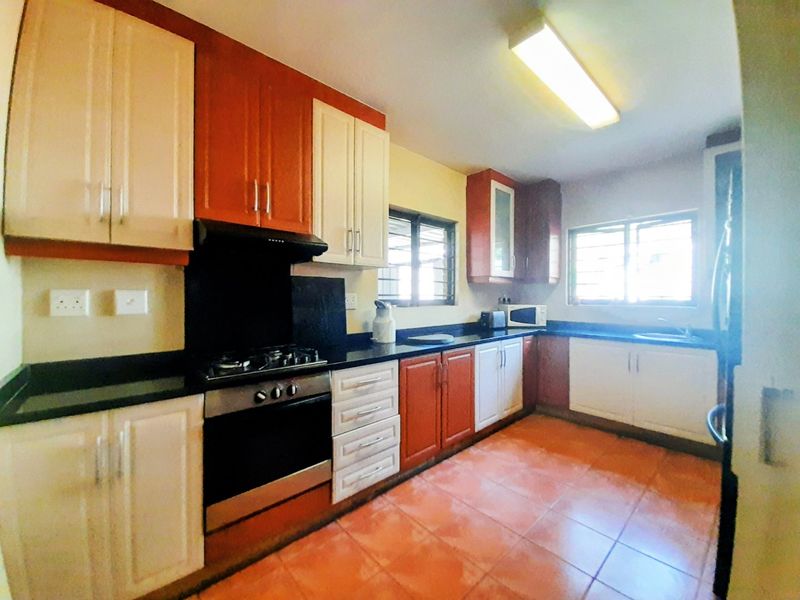 SPACIOUS FAMILY HOME. - Photo 2