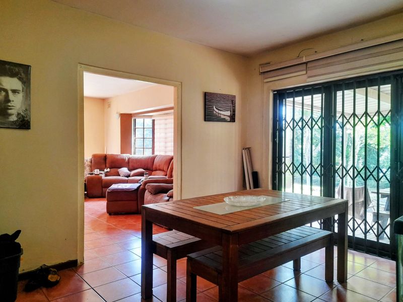 SPACIOUS FAMILY HOME. - Photo 9