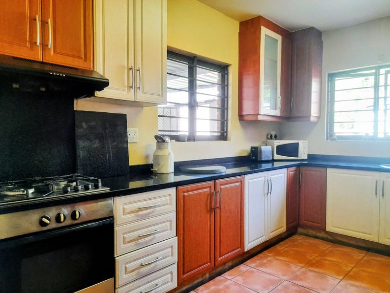 SPACIOUS FAMILY HOME. - Photo 8