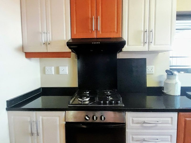 SPACIOUS FAMILY HOME. - Photo 7