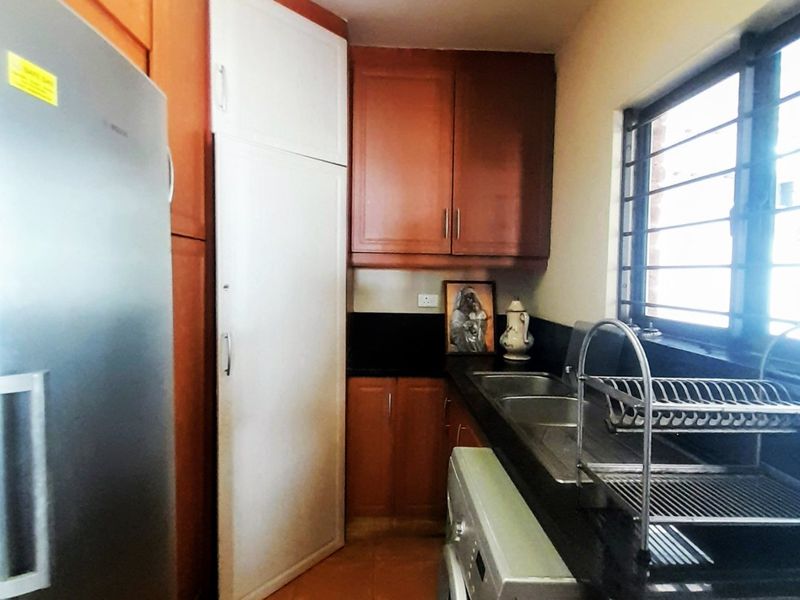 SPACIOUS FAMILY HOME. - Photo 4