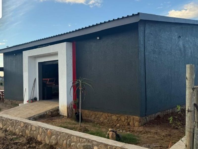 Prime Business & Residential Opportunity: Fully Equipped Butchery, Shop, and Spacious 4-Bedroom Home in Kanana, Hoedspruit - Photo 3