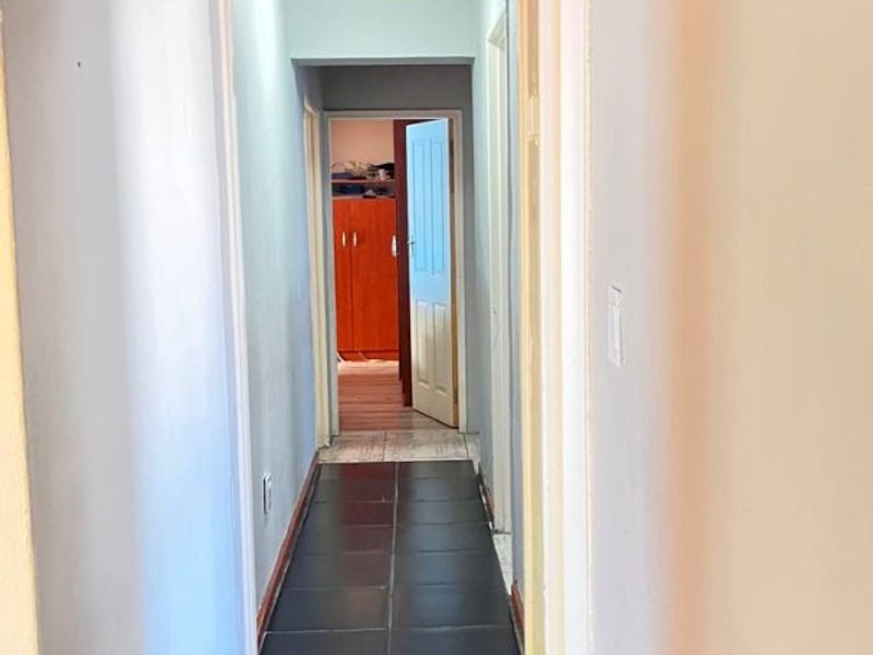 4 Bedroom house with 1 Bedroom flat in Wesbank, Kleinvlei - Photo 5