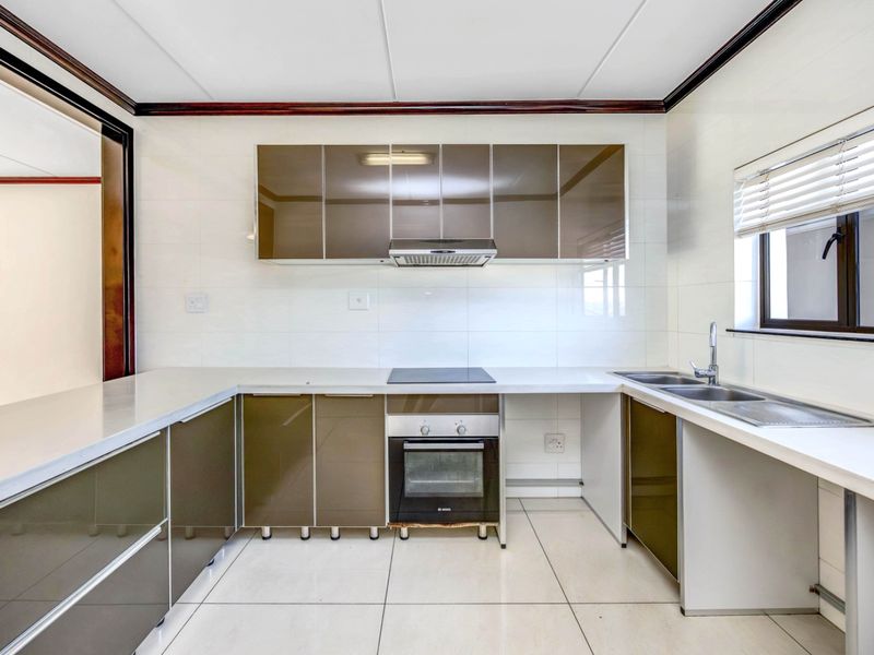 Modern 3 bedroom large unit in Craigavon. - Photo 2