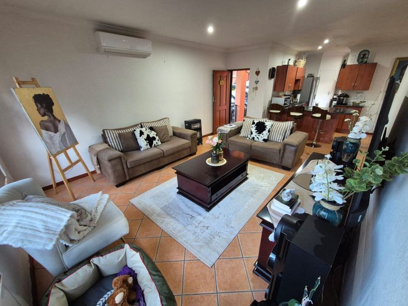 Modern Simplex With Private Pool And Entertainment - Photo 2