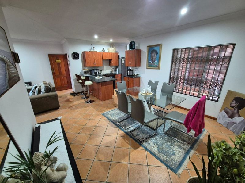 Modern Simplex With Private Pool And Entertainment - Photo 4