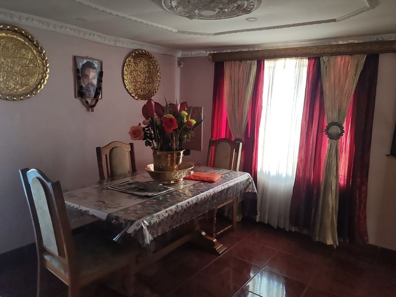 Seeing is Believing! Come Take a Look and Make Up Your Own Mind.... An Absolute Bargain- 4 Bedrooms, 3 Bathrooms + Garage - Photo 4