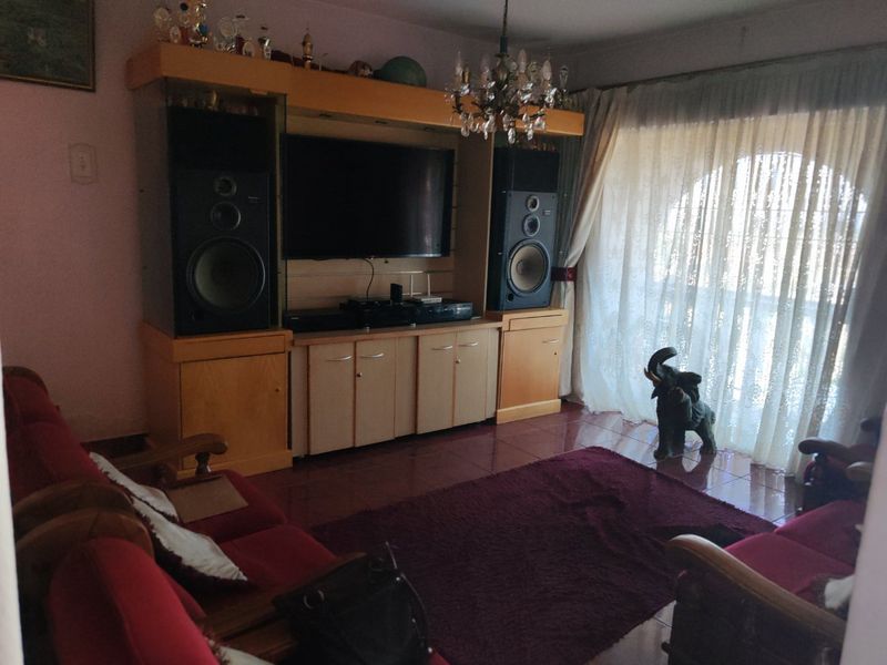 Seeing is Believing! Come Take a Look and Make Up Your Own Mind.... An Absolute Bargain- 4 Bedrooms, 3 Bathrooms + Garage - Photo 3
