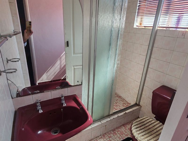 Seeing is Believing! Come Take a Look and Make Up Your Own Mind.... An Absolute Bargain- 4 Bedrooms, 3 Bathrooms + Garage - Photo 10