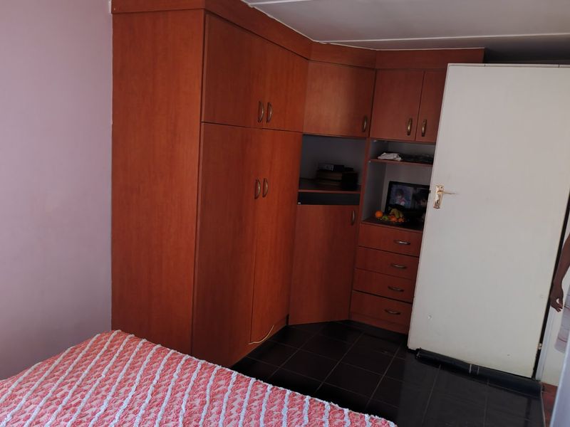 Seeing is Believing! Come Take a Look and Make Up Your Own Mind.... An Absolute Bargain- 4 Bedrooms, 3 Bathrooms + Garage - Photo 9