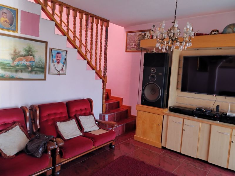 Seeing is Believing! Come Take a Look and Make Up Your Own Mind.... An Absolute Bargain- 4 Bedrooms, 3 Bathrooms + Garage - Photo 2