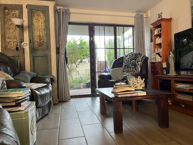 GARDEN APARTMENT IN BOWTIE - Photo 9