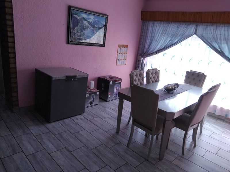 4 Bed Family home in Elandsheuwel with pool option - Photo 8