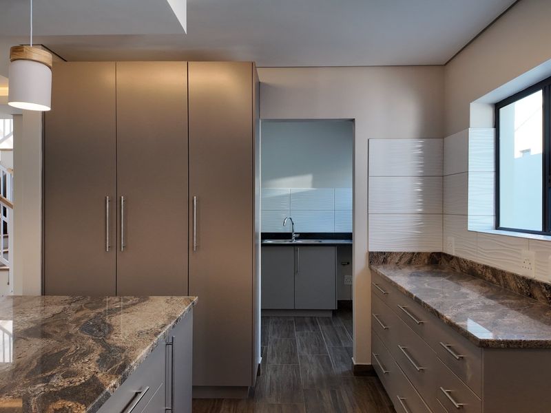 Stunning Brand-New Coastal Home with Flatlet in Still Bay West - Photo 5