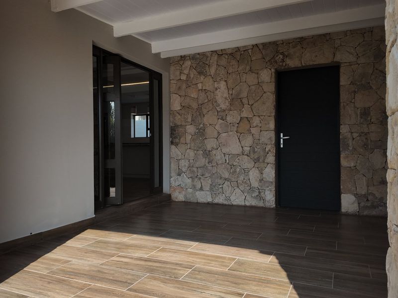Stunning Brand-New Coastal Home with Flatlet in Still Bay West - Photo 2