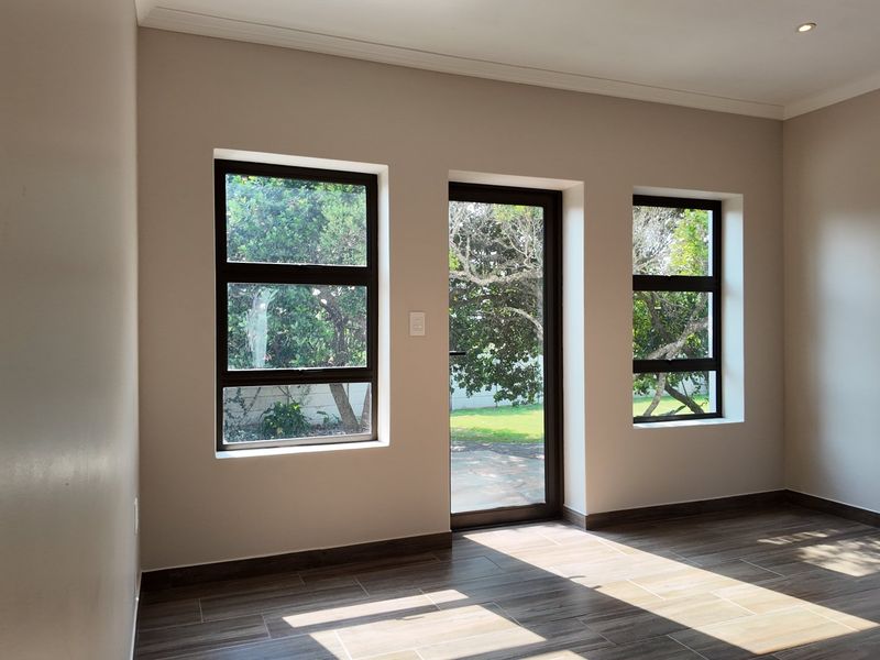 Stunning Brand-New Coastal Home with Flatlet in Still Bay West - Photo 9